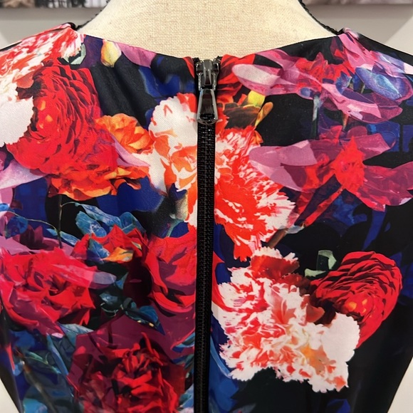 Betsey Johnson Floral Cap Sleeve Dress - Picture 5 of 8